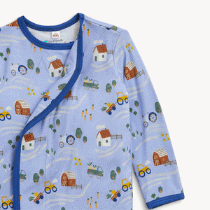 Magnetic Me Modal Magnetic Gown & Hat Set / Farm to Cradle