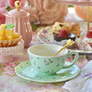 Dainty Daisies Teacup & Saucer