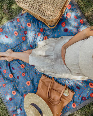 Little Unicorn Outdoor Blanket / Midnight Poppy