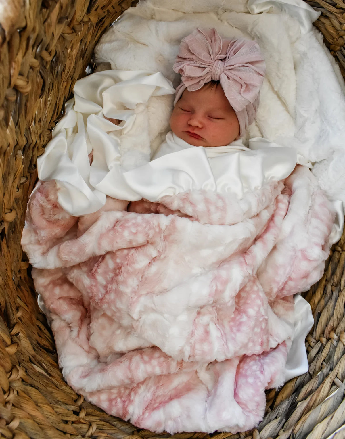 Rockin' Royalty Receiving Blanket (34"x34") / Sweet Pink Fawn