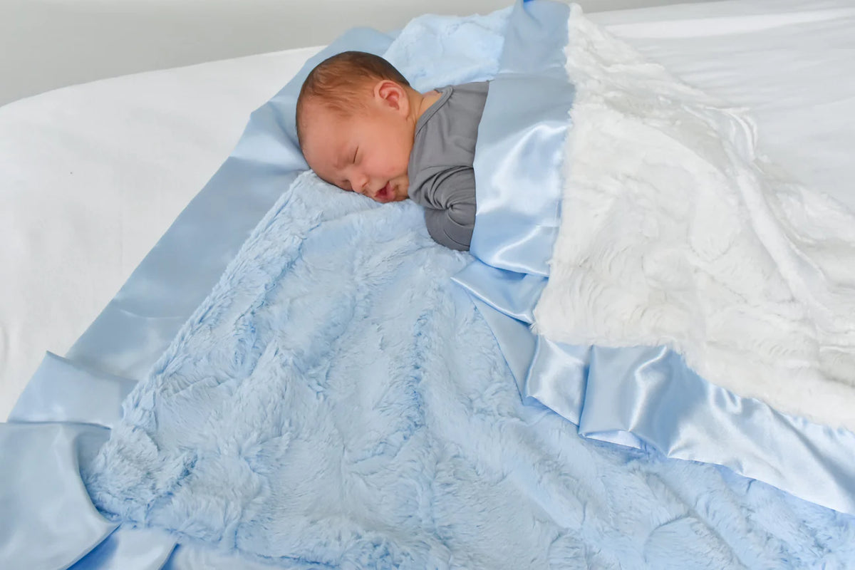 Rockin' Royalty Classic Cuddle Blanket (34"x34") / Baby Blue