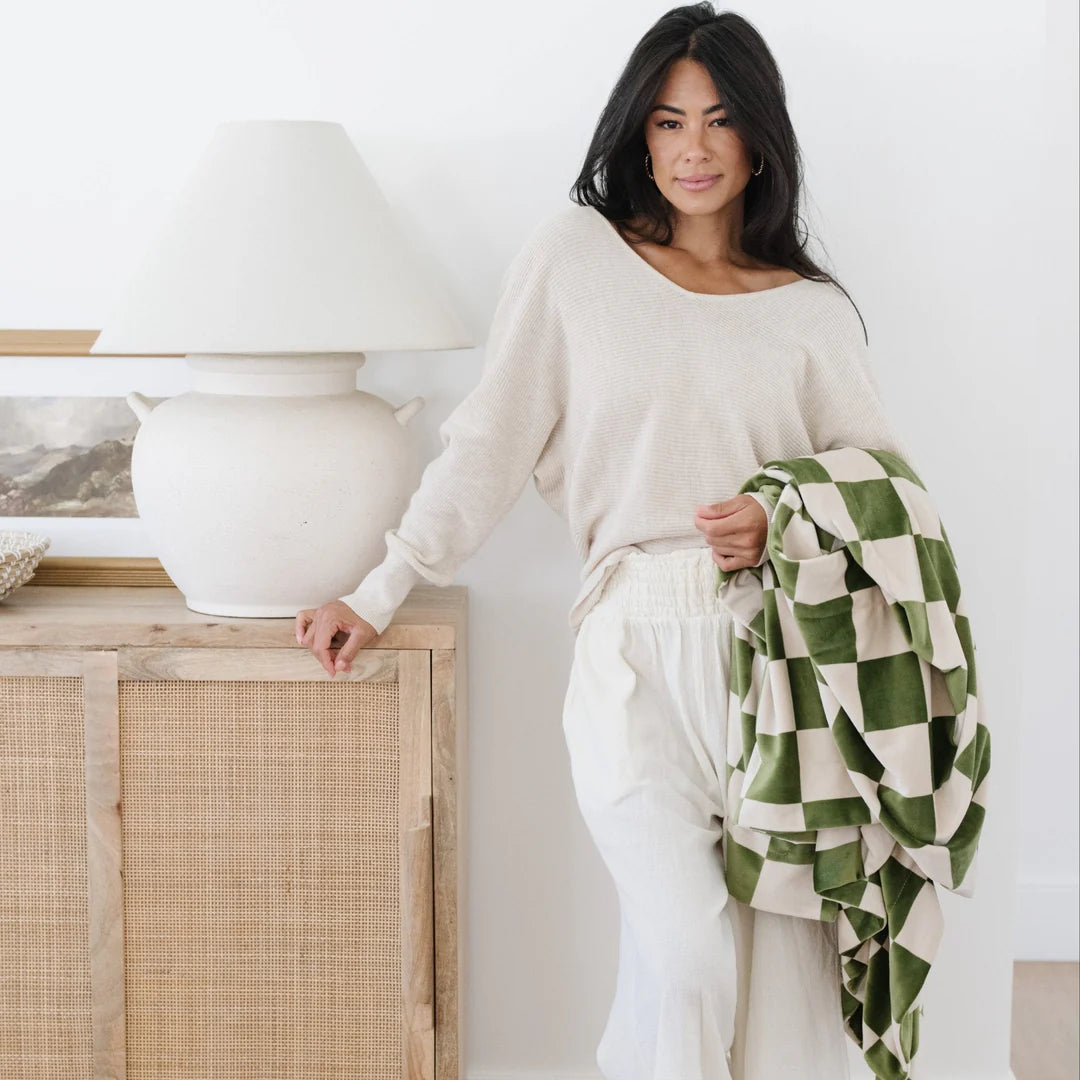 Saranoni Minky Stretch Throw Blanket