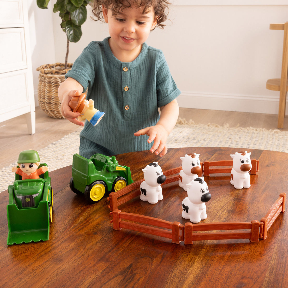John Deere The Cows Are Out Farm Play Set