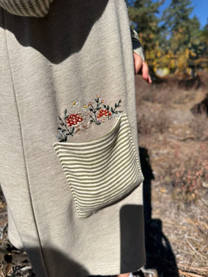 VIgnette Quinn Dress / Green Mushrooms