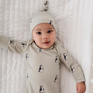 Babysprouts Knotted Gown & Hat Set / Penguin