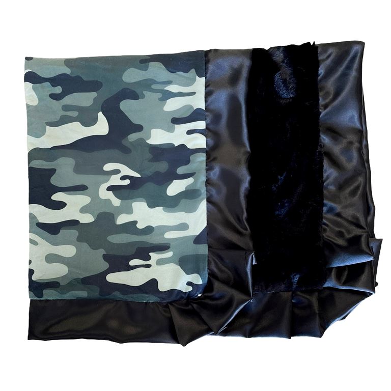 Rockin' Royalty Cuddle Blanket (34"x34") / Camo