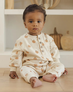Quincy Mae Relaxed Fleece Jumpsuit / Smiley Pumpkins