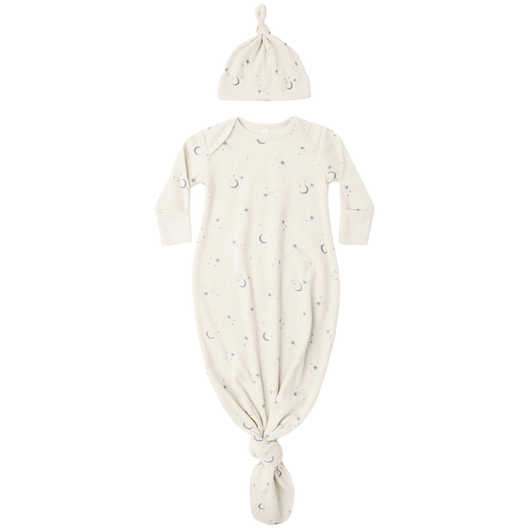 Quincy Mae Knotted Baby Gown & Hat Set / Celestial