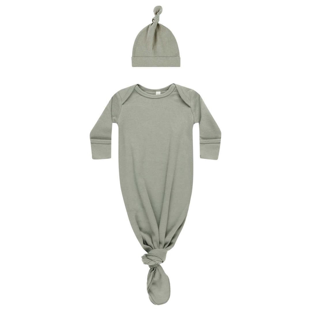 Quincy Mae Knotted Baby Gown & Hat Set / Basil