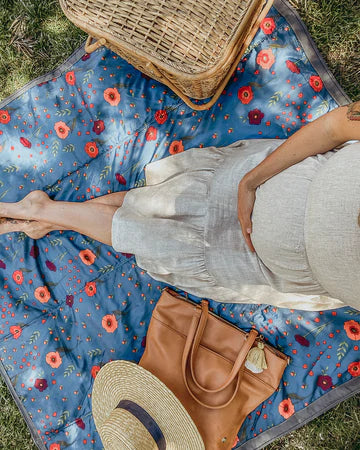 Little Unicorn Outdoor Blanket / Midnight Poppy