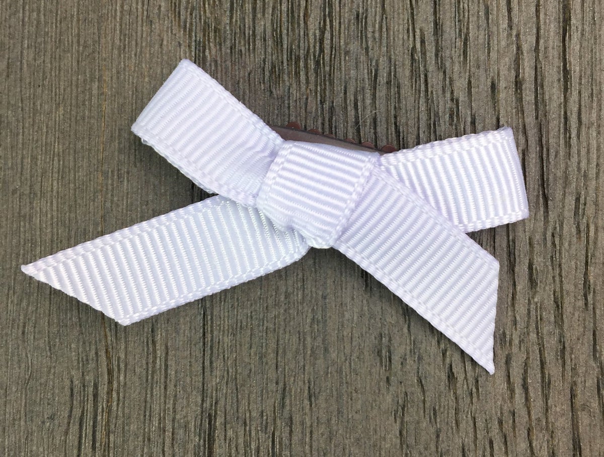 Baby Wisp Hand Tied Grosgrain Wisp Clip Bow / Lilac Mist