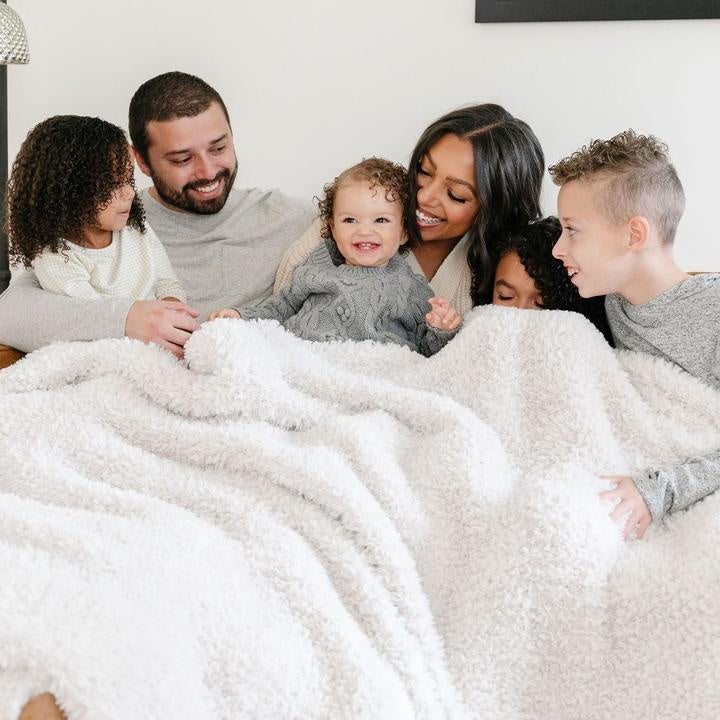 Saranoni Knitted Faux Fur Throw Blanket / White Sand - XL (60"x80")