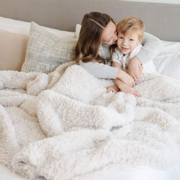 Saranoni Knitted Faux Fur Throw Blanket / White Sand - Home Throw (50"x60")