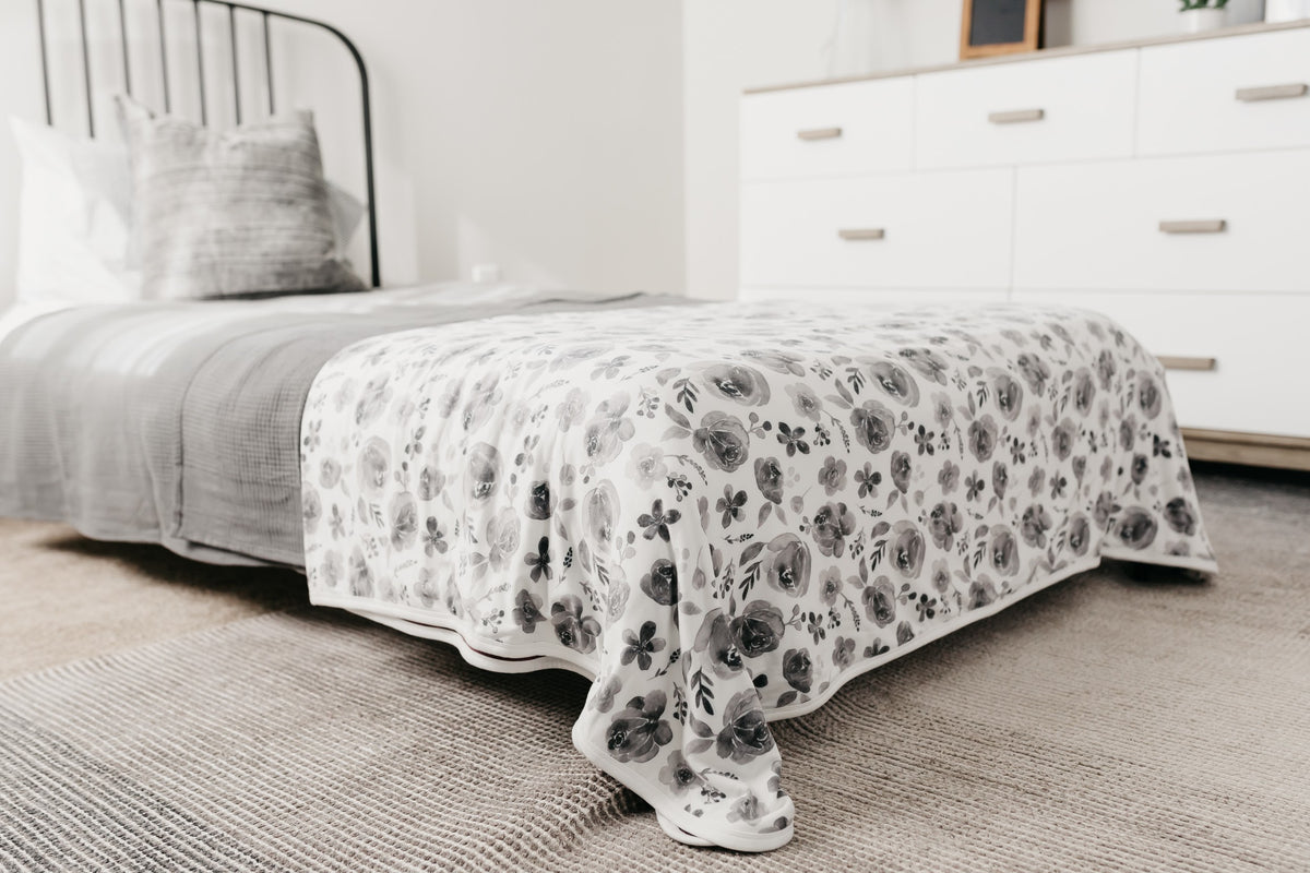 Copper Pearl Three-Layer Jumbo Stretchy Quilt (60"x72") / Rowan