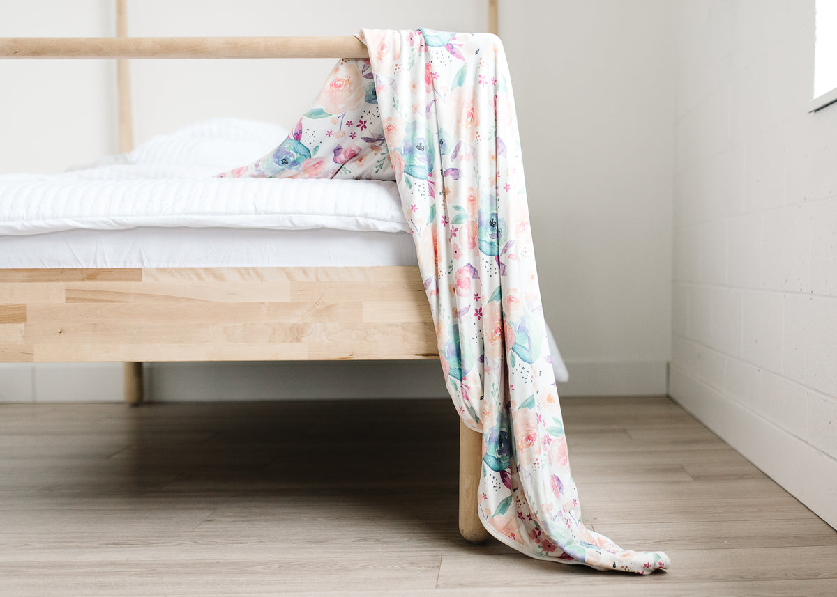 Copper Pearl Three-Layer Jumbo Stretchy Quilt (60"x72") / Bloom
