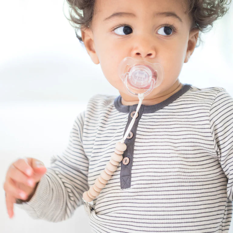 Bella Tunno Silicone Pacifier Clip / Oatmeal