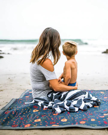 Little Unicorn Outdoor Blanket / Midnight Poppy