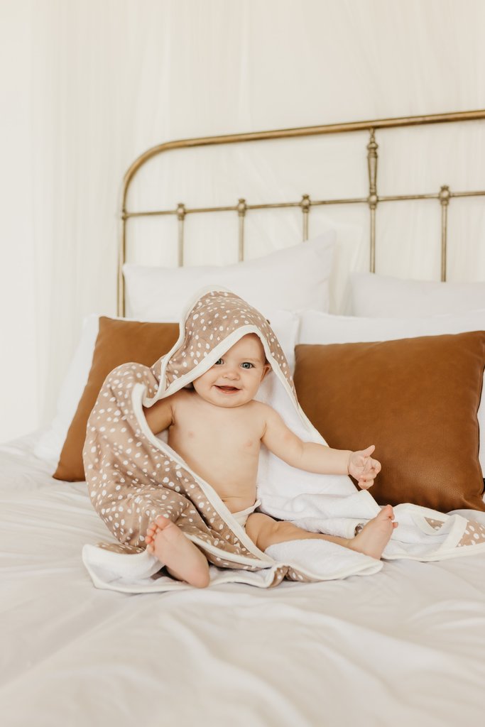 Copper Pearl Premium Knit Hooded Towel / Fawn