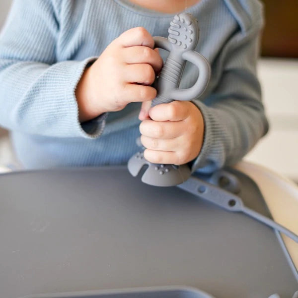 Busy Baby Bungee Bib & Utensil Set Pewter